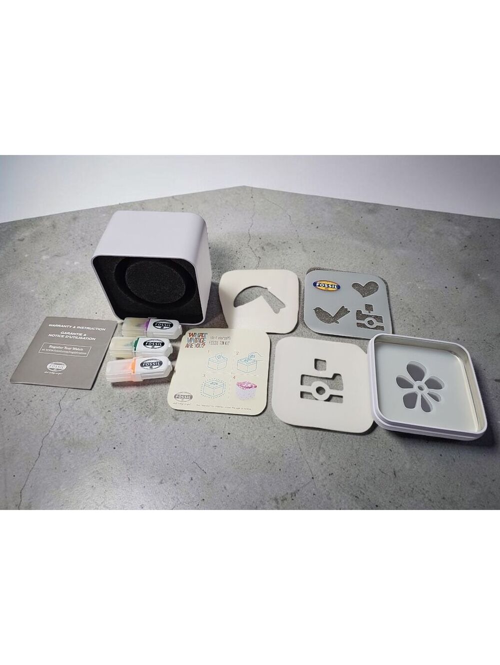 Fossil Do It Yourself Tin Kit with Stencils and Paints